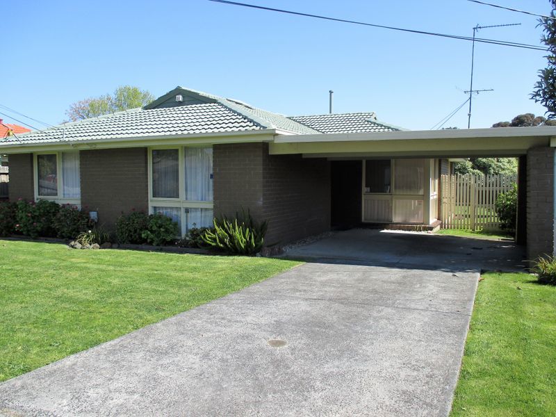 15 Binding Ave, Cranbourne, VIC 3977