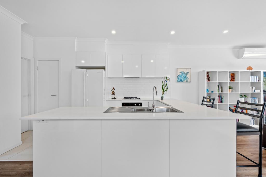 19 EMERY AVE, DOREEN, VIC 3754