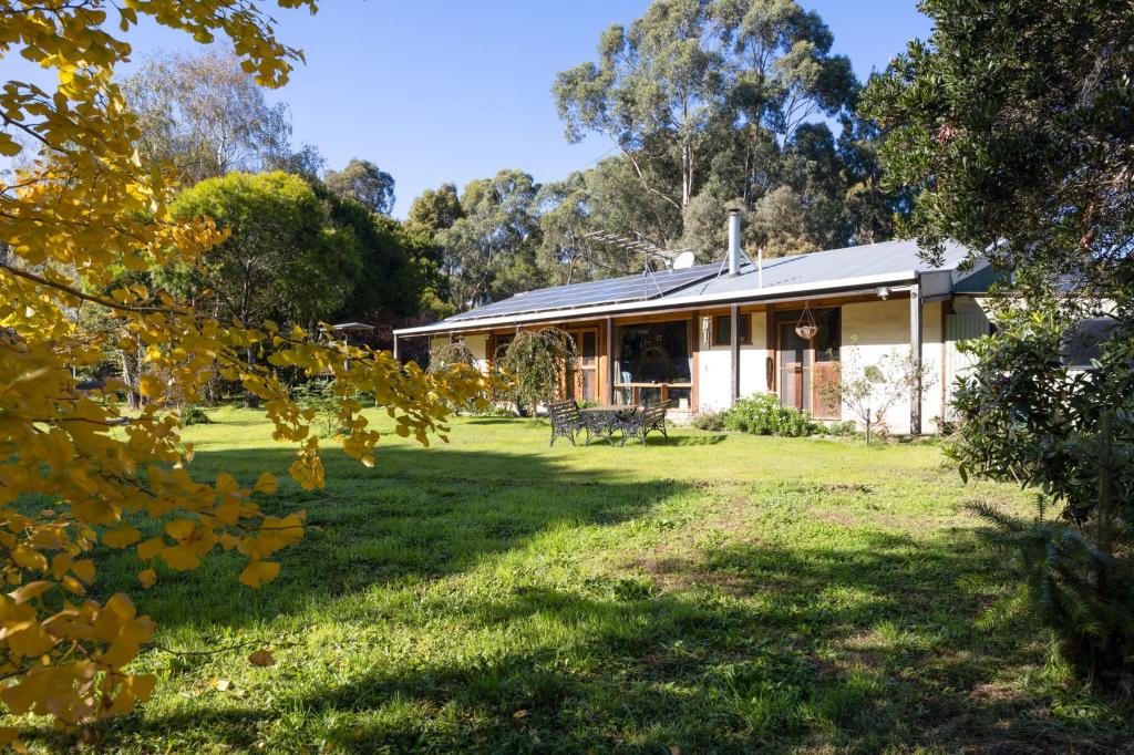 345 Henrys Rd, Loch, VIC 3945