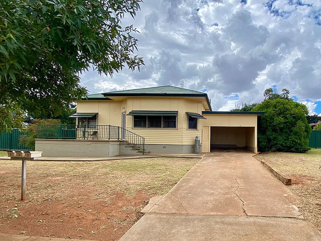 2/9 Clarinda St, Parkes, NSW 2870