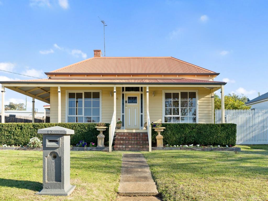 93 Gisborne Rd, Bacchus Marsh, VIC 3340