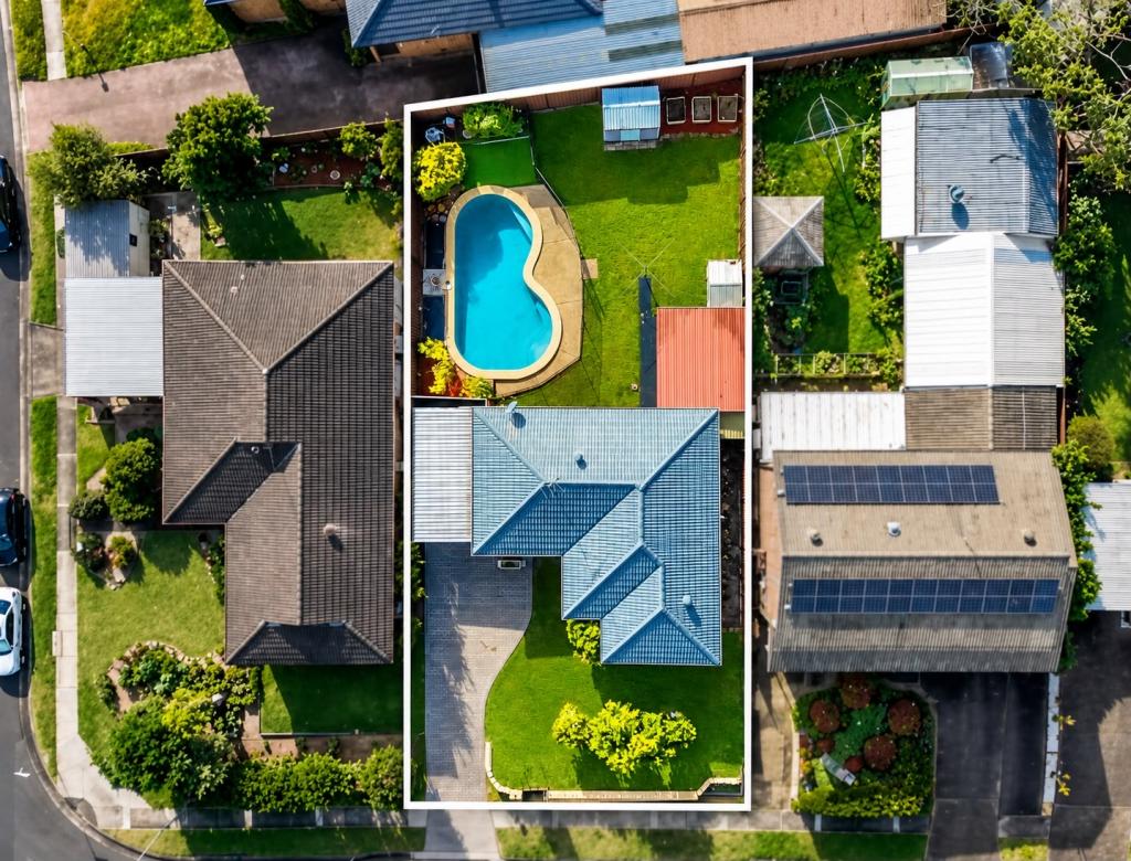 24 Penn Cres, Quakers Hill, NSW 2763