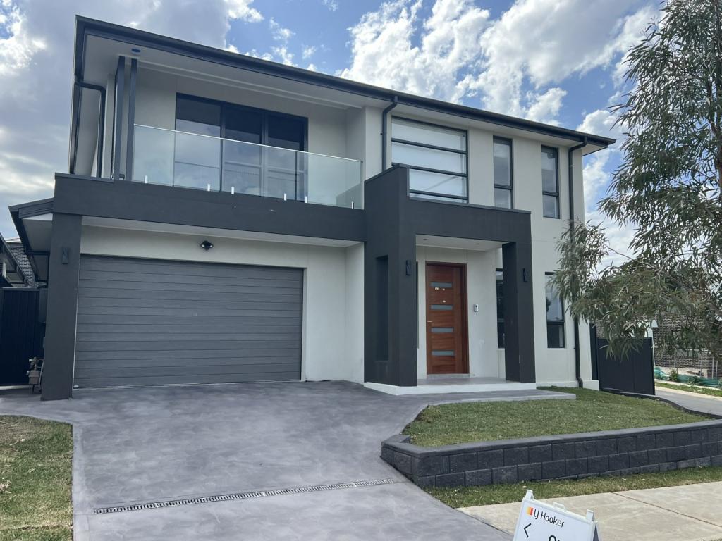 34 Fieldhouse Cct, Campbelltown, NSW 2560