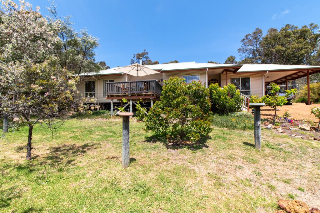 17 Coughlan Gr, Ocean Beach, WA 6333