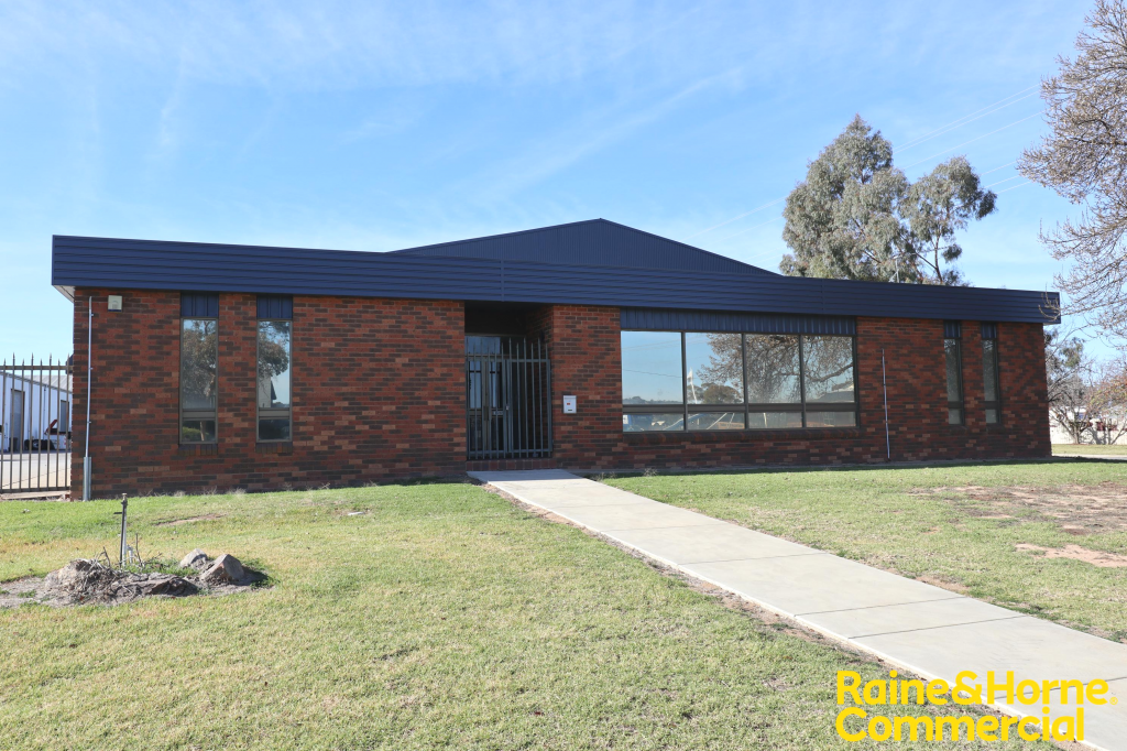 11 LAWSON ST, EAST WAGGA WAGGA, NSW 2650