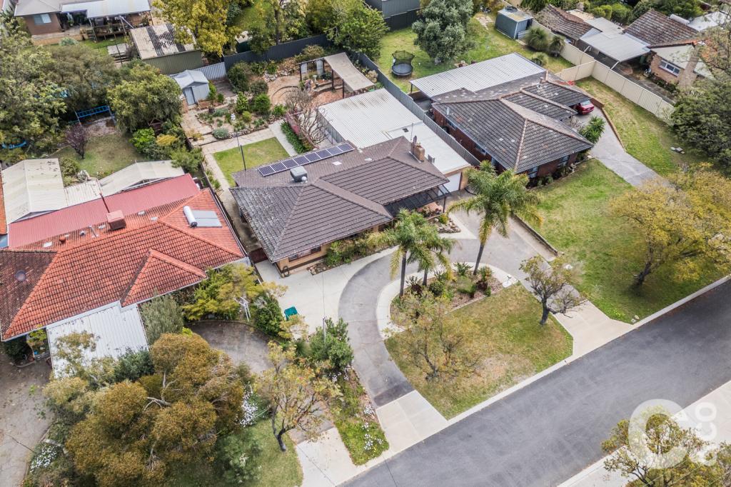 9 Leasham Ct, Medina, WA 6167