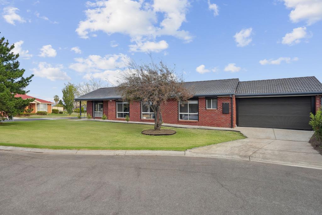 12 Milligan Pde, Sydenham, VIC 3037
