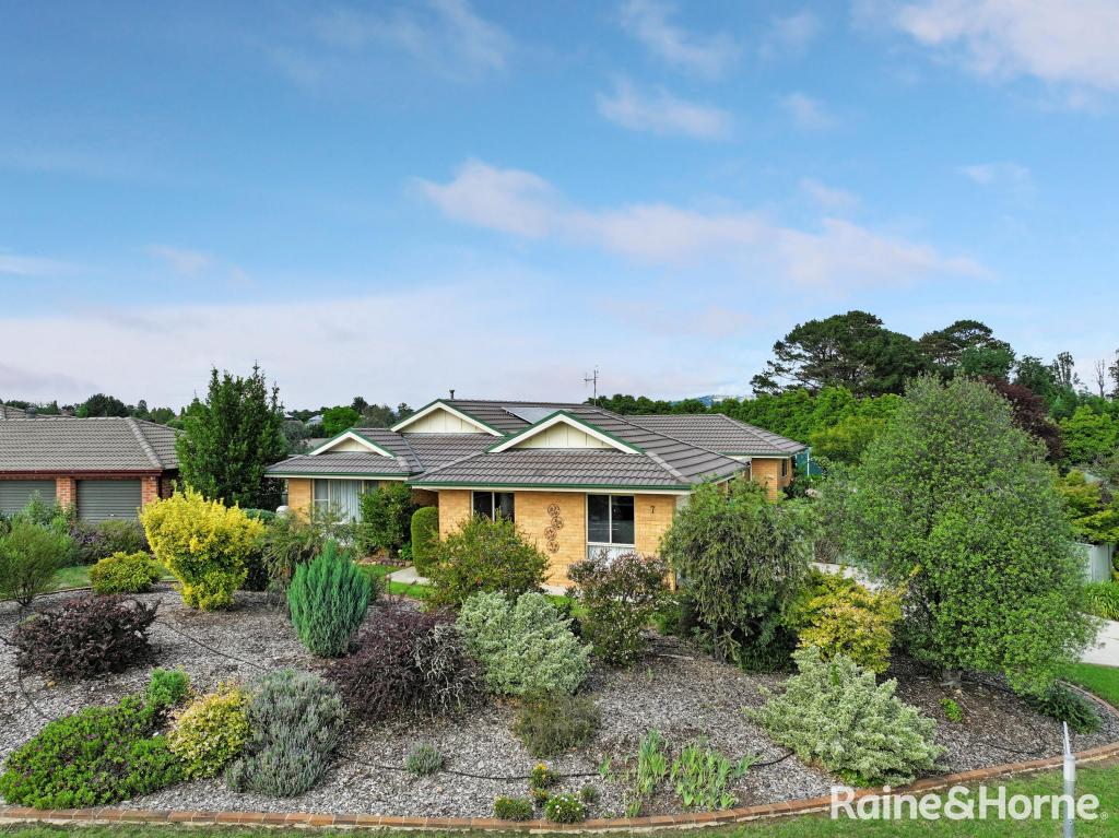 7 Willow Dr, Kelso, NSW 2795