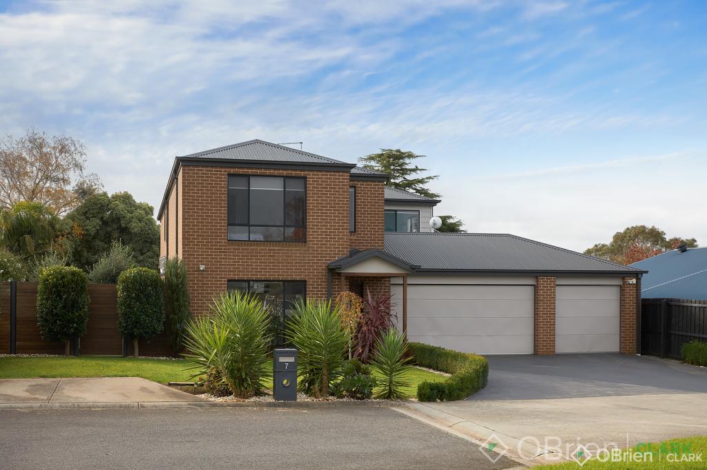 7 Charlwood Ct, Drouin, VIC 3818