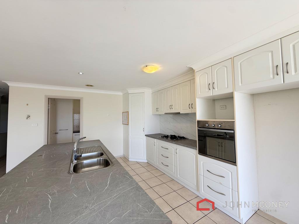 18 Illeura Rd, Bourkelands, NSW 2650