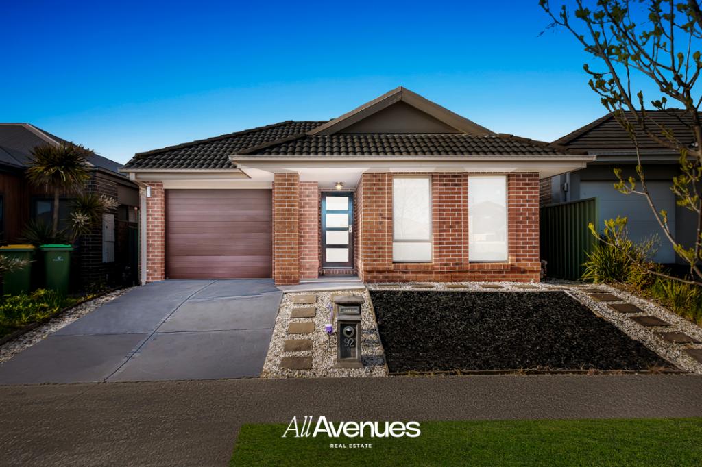 92 Dusseldorp Ave, Pakenham, VIC 3810