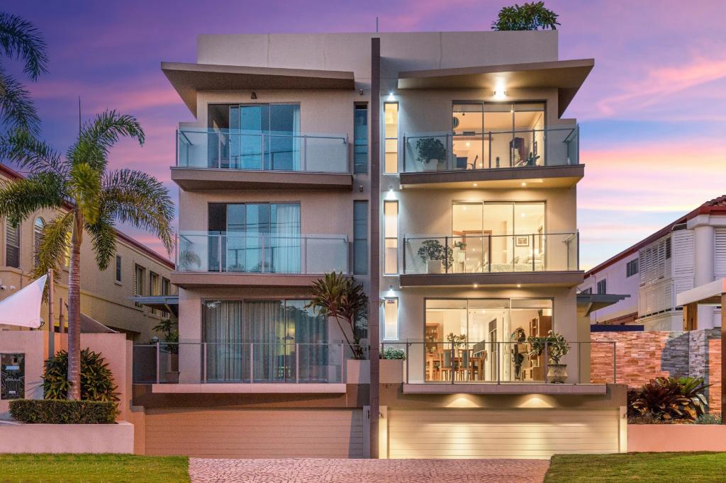 2/35 HUGHES AVE, MAIN BEACH, QLD 4217