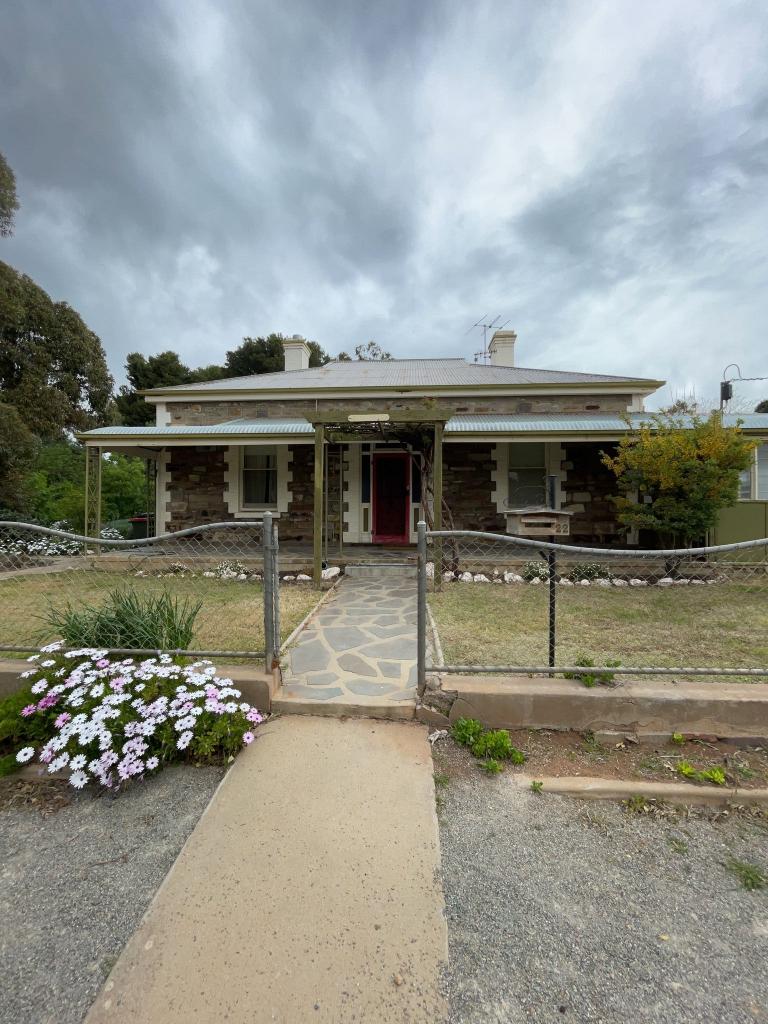 22 Upper Thames St, Burra, SA 5417