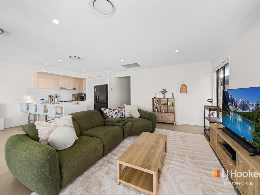 37 CAIN AVE, GREGORY HILLS, NSW 2557