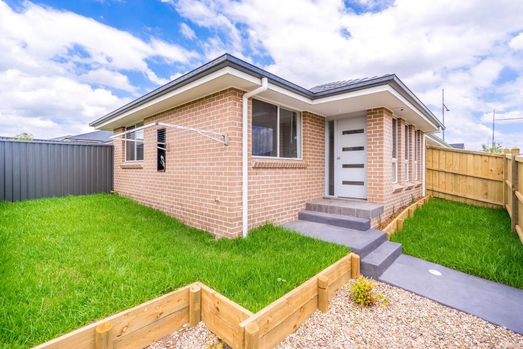 76a Bourne Rdge, Oran Park, NSW 2570