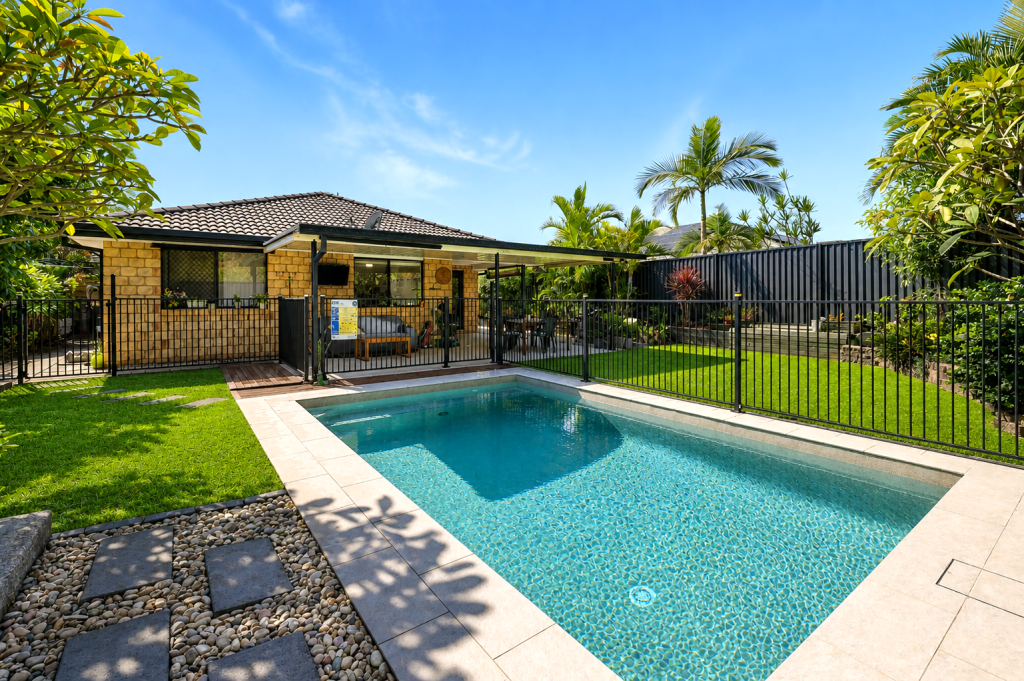 14 Elimbah St, Pacific Pines, QLD 4211