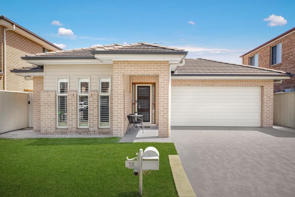16 GRANADA PL, OAKHURST, NSW 2761