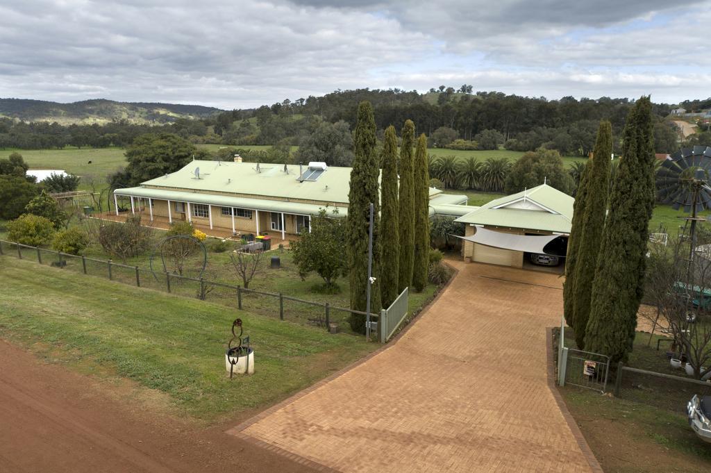 42 Valley View Dr, Chittering, WA 6084