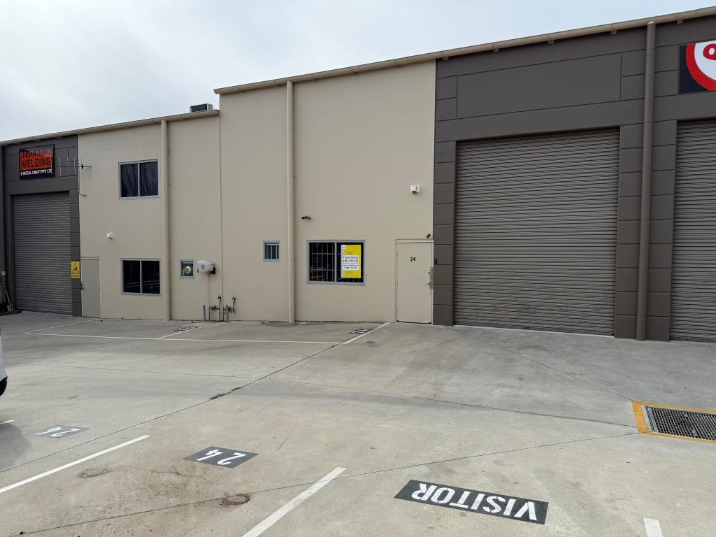 24/11-15 LORN RD, CRESTWOOD, NSW 2620