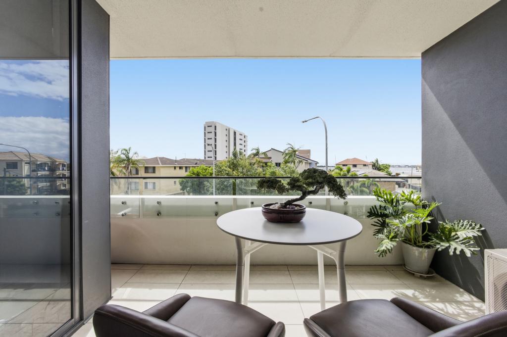 305/110 Frank St, Labrador, QLD 4215