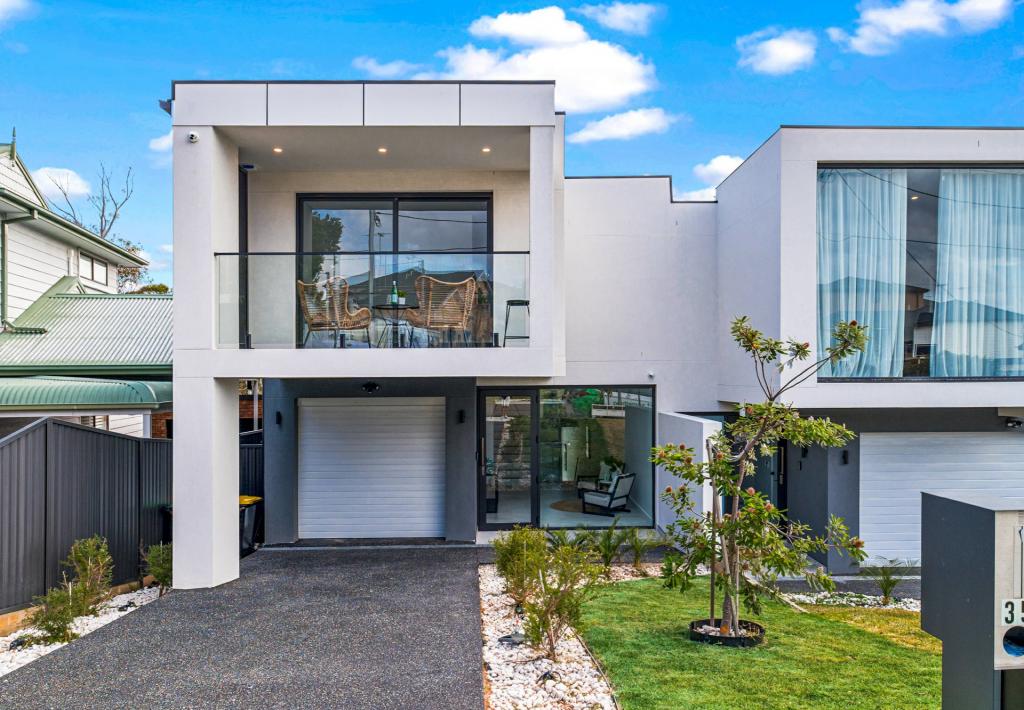 35 Fewtrell Ave, Revesby Heights, NSW 2212