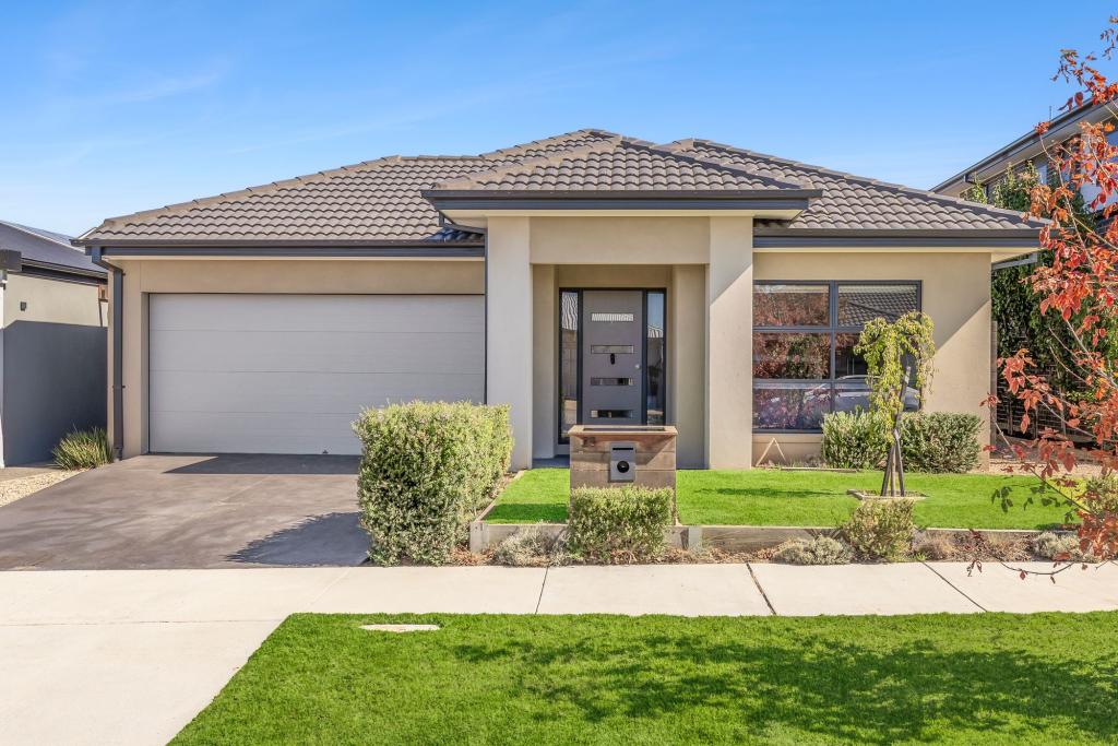 28 HEATHCOTE ST, MOUNT DUNEED, VIC 3217