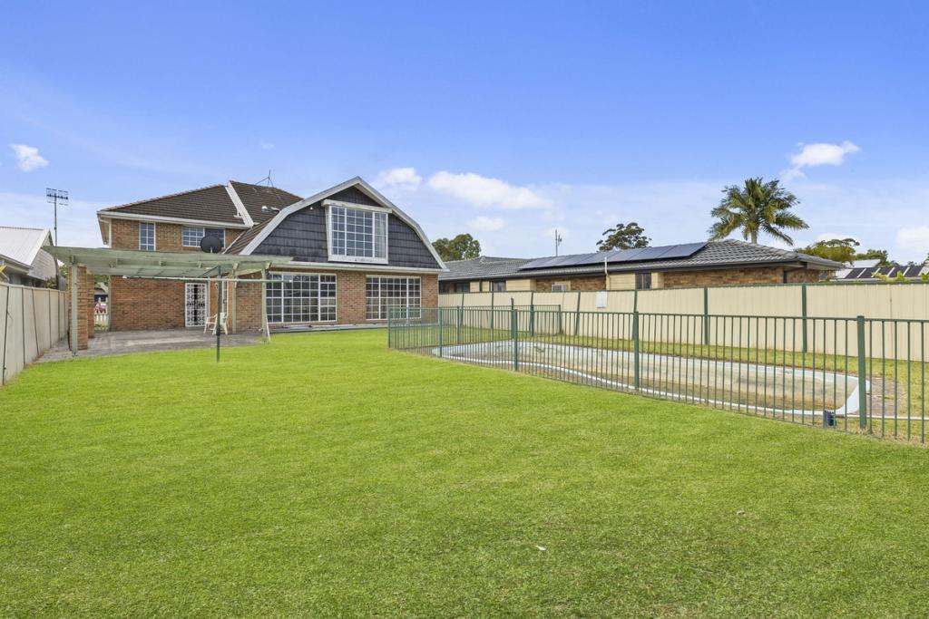 8 Jean Ave, Berkeley Vale, NSW 2261