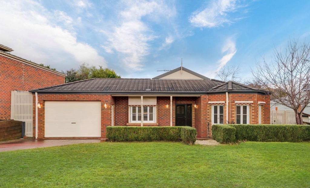 16 Grantham Cres, Berwick, VIC 3806