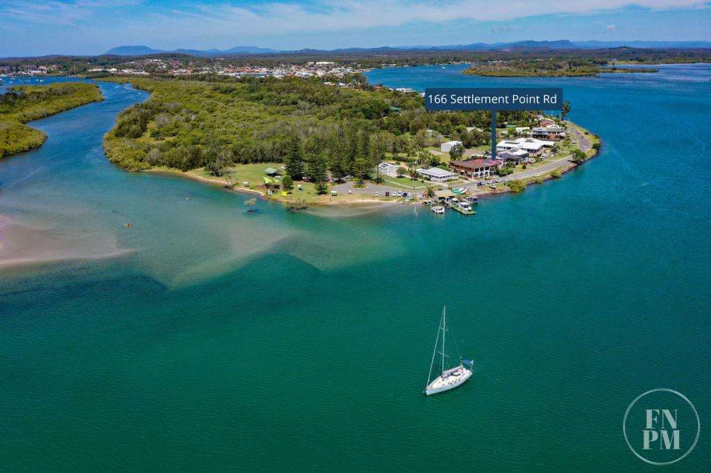 166 SETTLEMENT POINT RD, PORT MACQUARIE, NSW 2444