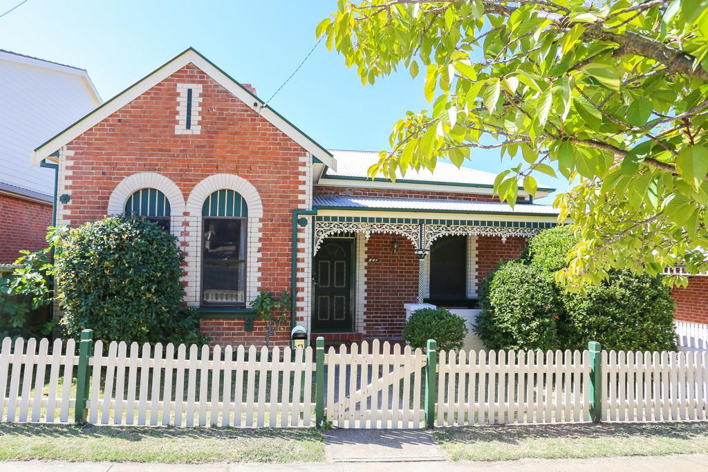 341 Russell St, Bathurst, NSW 2795
