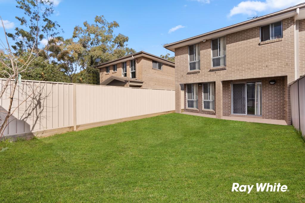 2/1 Tallagandra Dr, Quakers Hill, NSW 2763