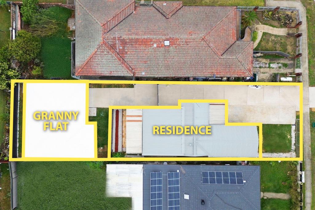 814 & 814a The Horsley Dr, Smithfield, NSW 2164