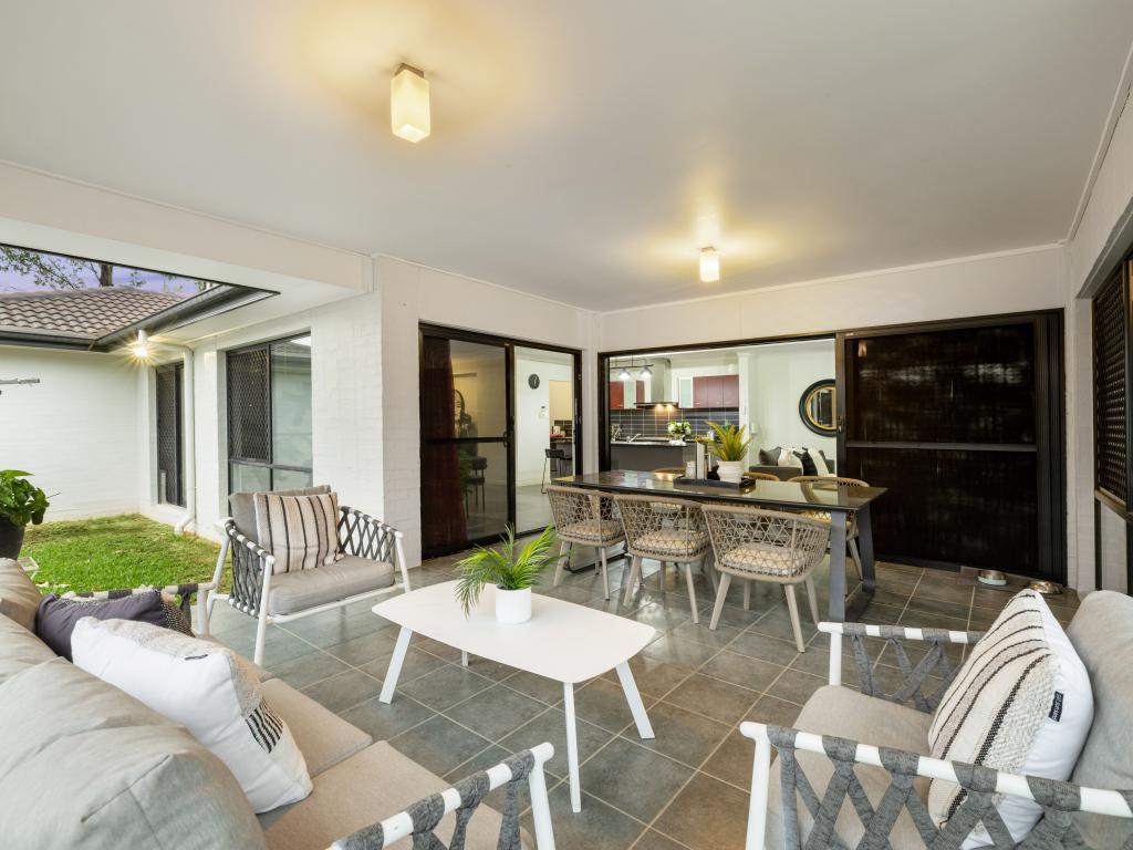 27 Quinn Cl, Augustine Heights, QLD 4300