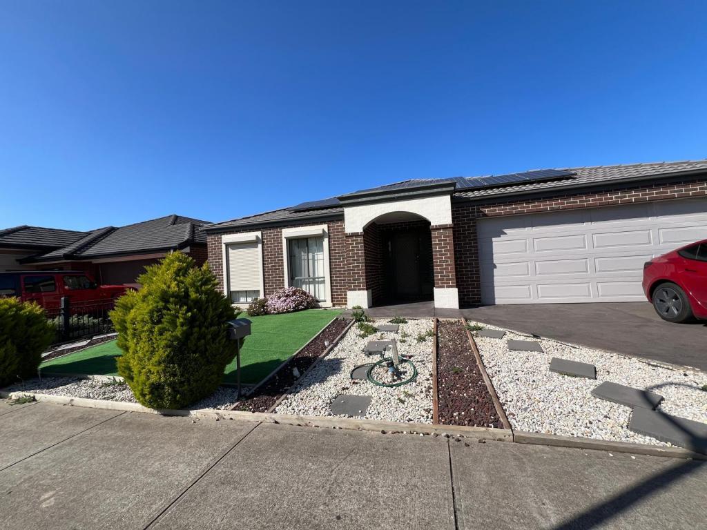 9 COBRAM ST, TARNEIT, VIC 3029