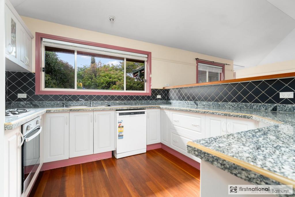 262 Peel St, Bathurst, NSW 2795