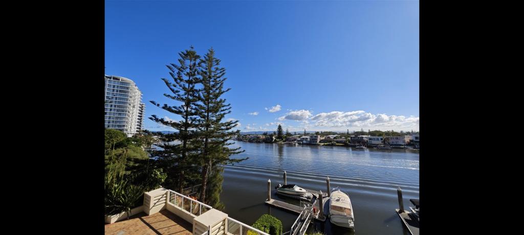 03/2890 Gold Coast Hwy, Surfers Paradise, QLD 4217
