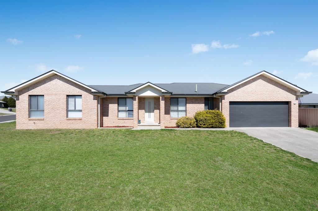 14 COOLABAH CL, KELSO, NSW 2795