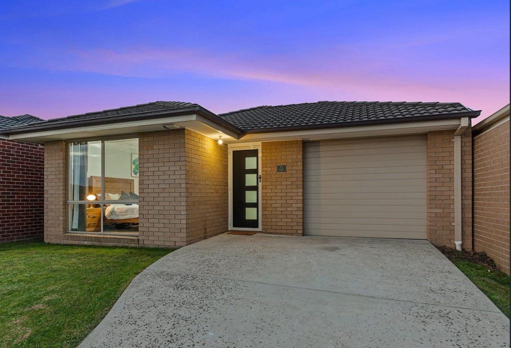 11 Jennifer Ct, Pakenham, VIC 3810