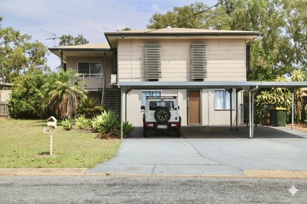 43 Goolagong Cres, Moranbah, QLD 4744