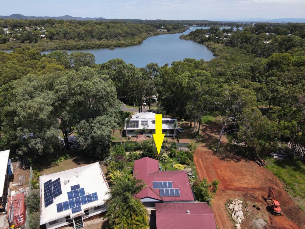 6 Blue Waters Cres, Macleay Island, QLD 4184