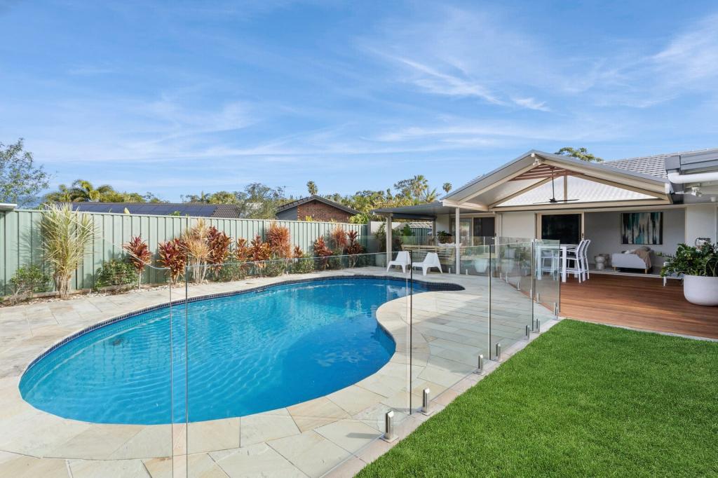 55 POINSETTIA AVE, MOOLOOLABA, QLD 4557