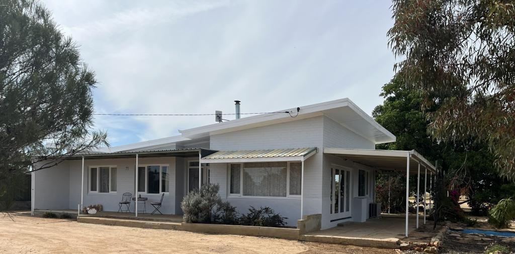 71 Danberrin Rd, Nungarin, WA 6490