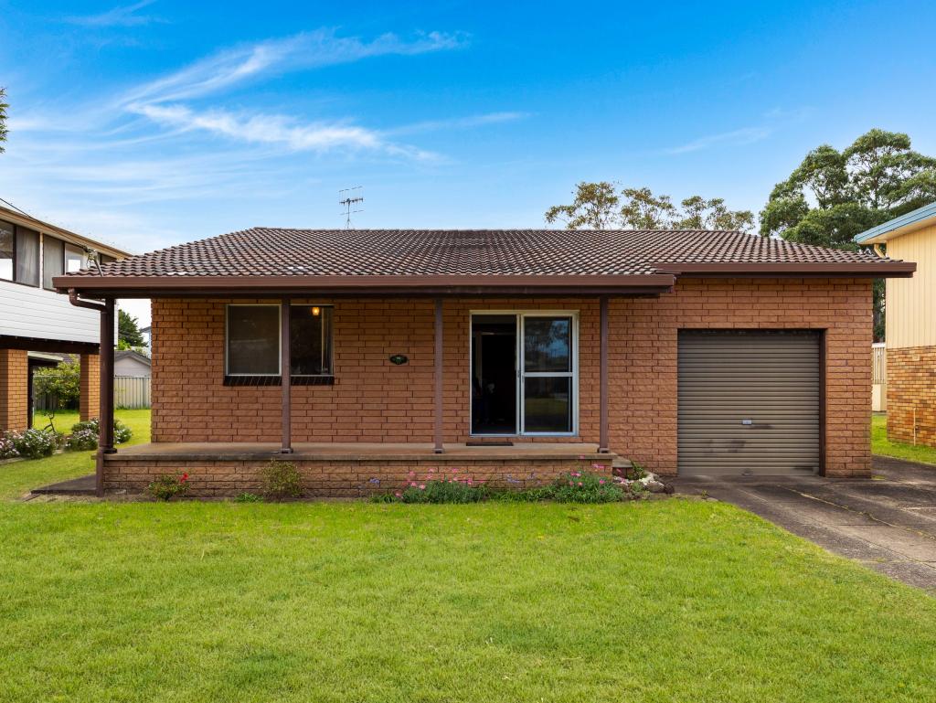 11 Catlin Ave, Batemans Bay, NSW 2536