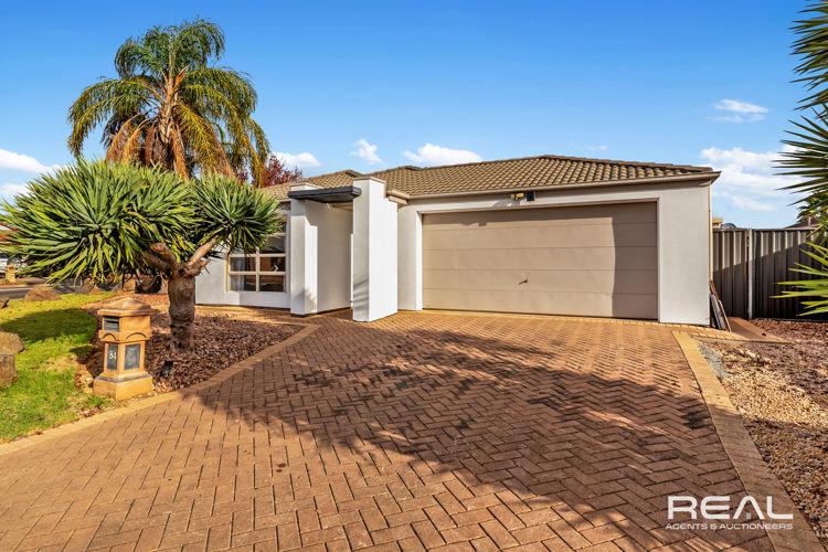 84 Lakeside Dr, Andrews Farm, SA 5114