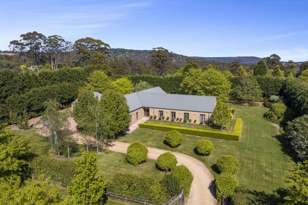 11 Marchmont Dr, Mittagong, NSW 2575