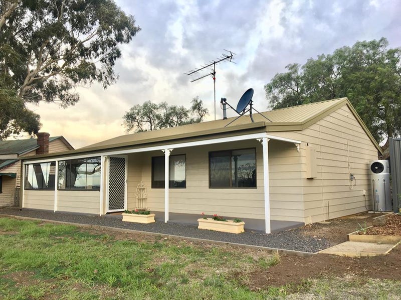 140 Staughton Vale Rd, Anakie, VIC 3213