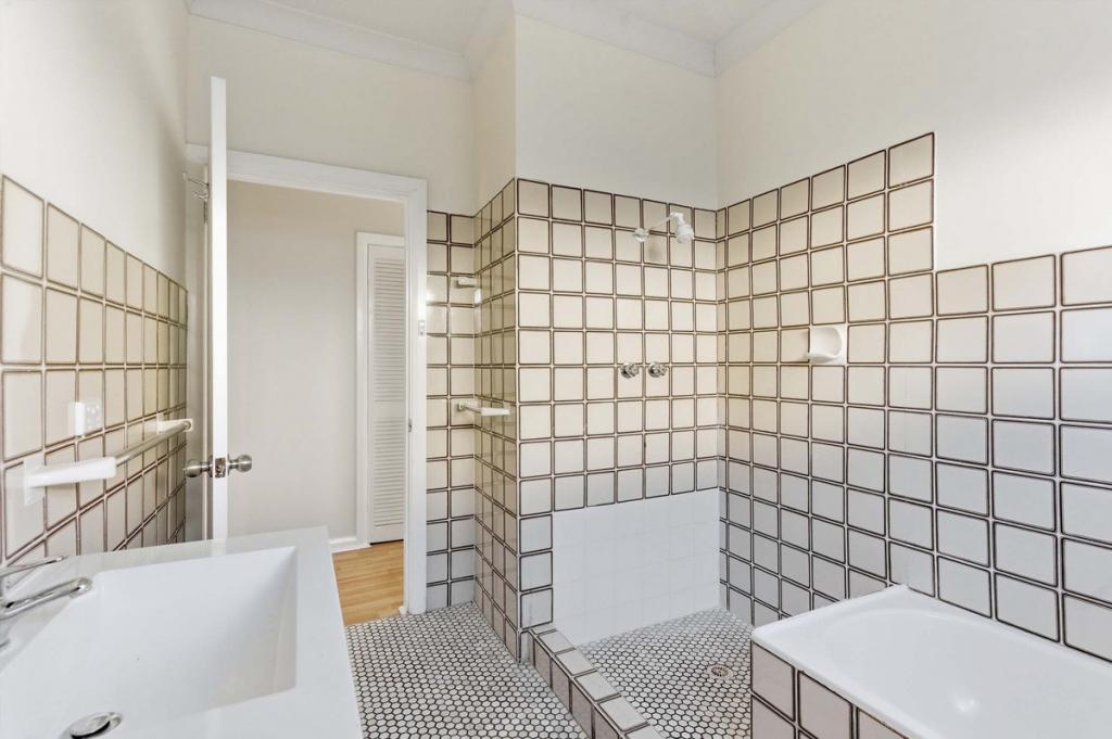 5 Simpson St, The Entrance North, NSW 2261