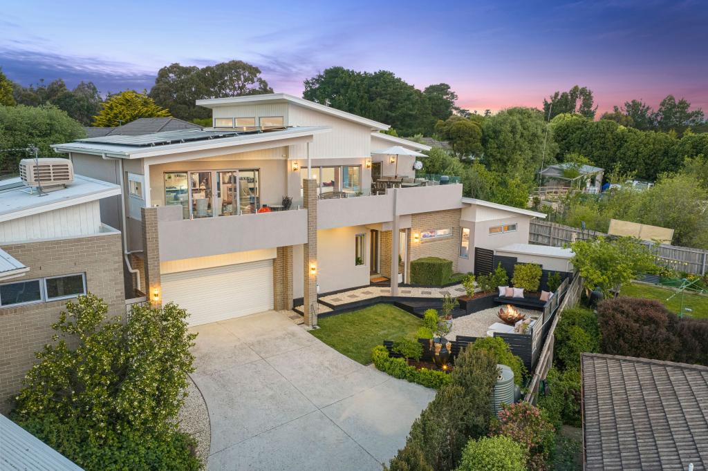 2/1 Mcmanus Dr, Mount Pleasant, VIC 3350