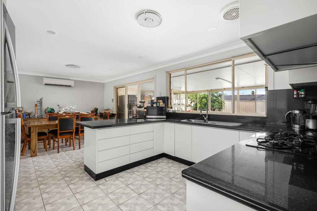 8 Barron Pl, Bossley Park, NSW 2176