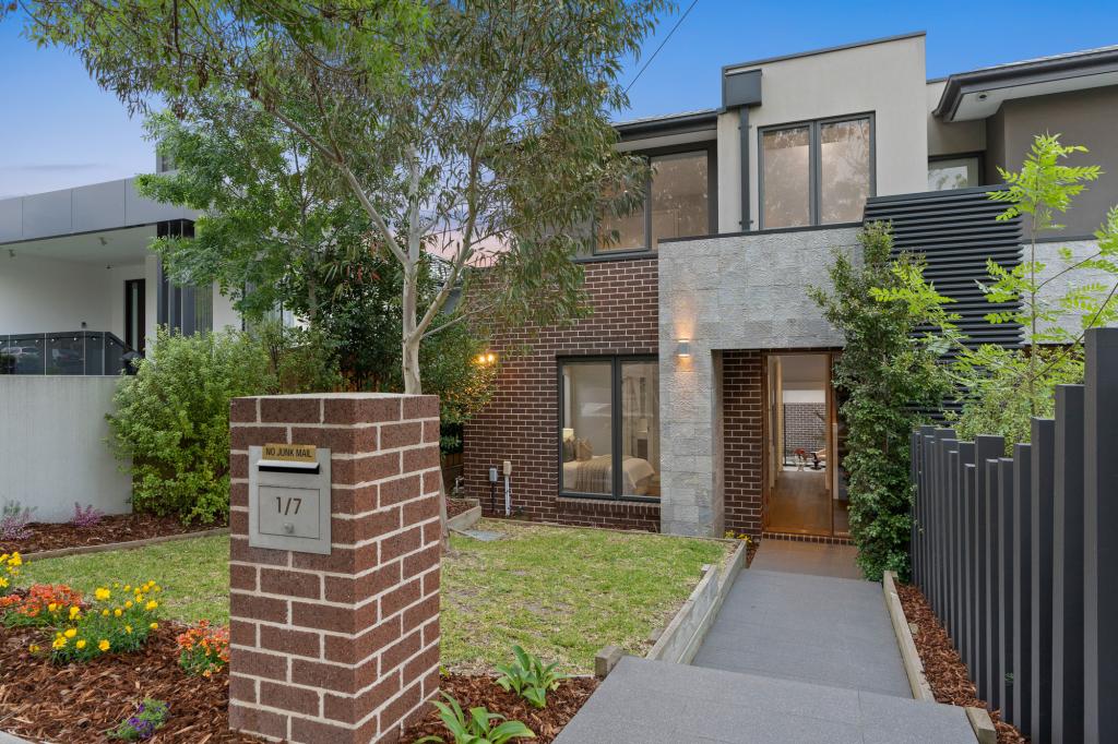 1/7 Stapley Cres, Chadstone, VIC 3148